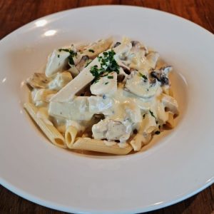 Penne Pollo Funghi